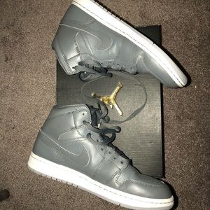 Air Jordan 1 Mid “Cool Grey”